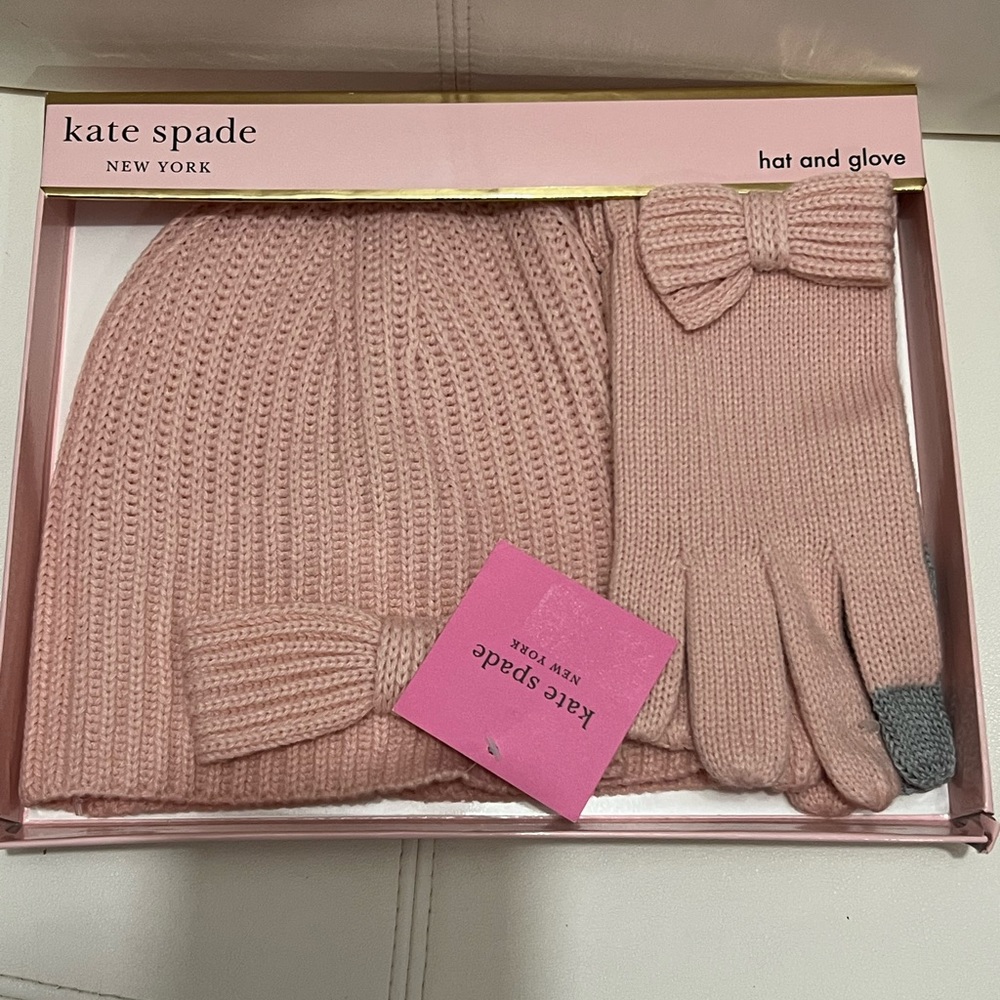 KATE SPADE ENGLISH ROSE HALF BOW BEANIE HAT AND GLOVE SET NIB